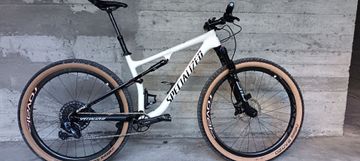 Used Specialized Epic Pro 2021 2021 Mountainbike, White, 29 — image 2 of 24
