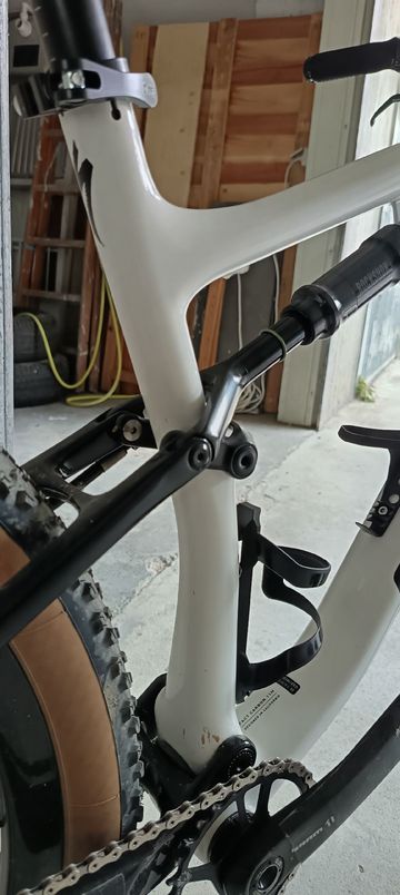 Used Specialized Epic Pro 2021 2021 Mountainbike, White, 29 — image 7 of 24