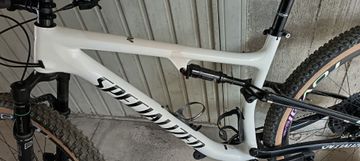 Used Specialized Epic Pro 2021 2021 Mountainbike, White, 29 — image 11 of 24