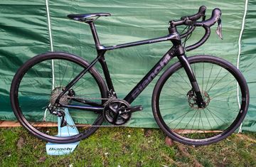 Brugt Bianchi Infinito XE 105 2024 2024 Road & Gravel — billede 1 af 3