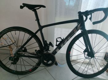Used Trek Émonda SL 6 eTap 2022 2022 Road & Gravel, Black — image 1 of 4