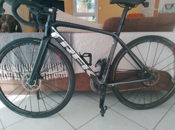 Used Trek Émonda SL 6 eTap 2022 2022 Road & Gravel, Black — image 2 of 4