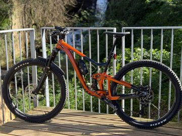 Tweedehands Giant Trance X 29 2 2022 2022 Mountainbike — afbeelding 1 van 13