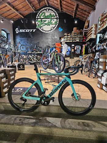 Bianchi, Oltre Comp Ultegra Di2 2025