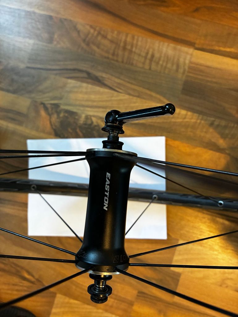 Used Canyon Ultimate Shimano Ultegra 2016 Road & Gravel, Black — image 14 of 47