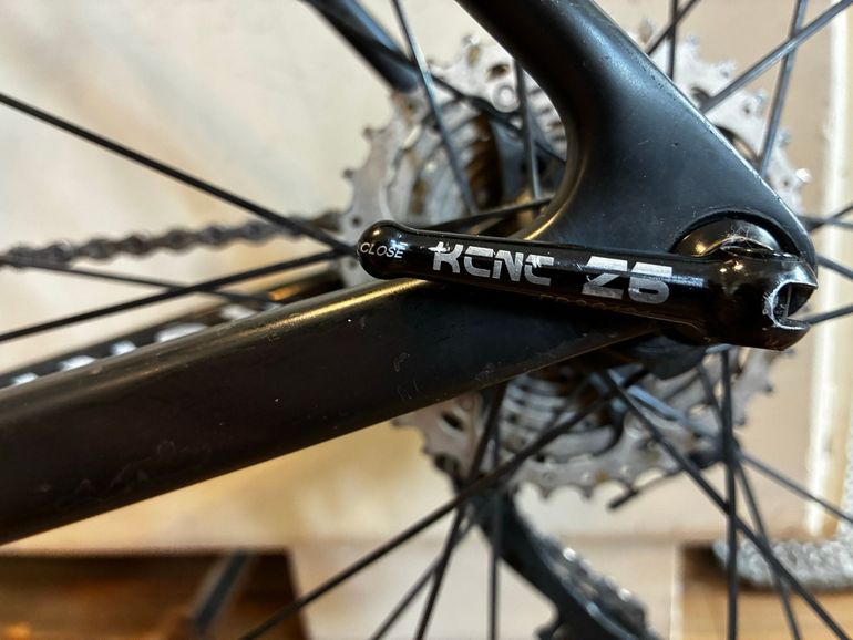 Used Canyon Ultimate Shimano Ultegra 2016 Road & Gravel, Black — image 39 of 47