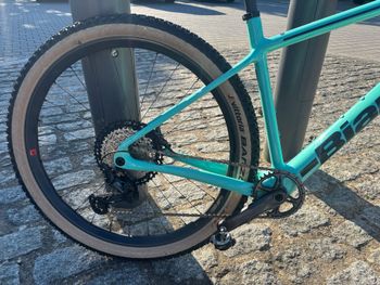 Used Bianchi Methanol Shimano Deore XT 2025 Mountainbike, Green — image 3 of 5