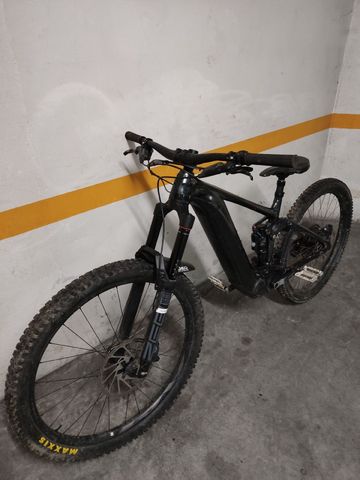 Tweedehands Giant Reign SRAM GX 2023 Mountainbike — afbeelding 3 van 9