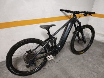 Used Giant Reign SRAM GX 2023 Mountainbike, Black — image 9 of 9