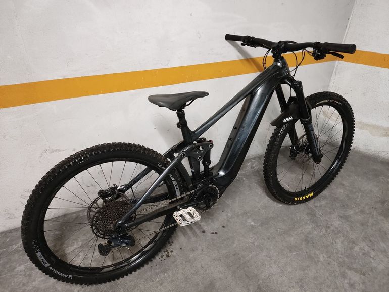 Used Giant Reign SRAM GX 2023 Mountainbike, Black — image 9 of 9
