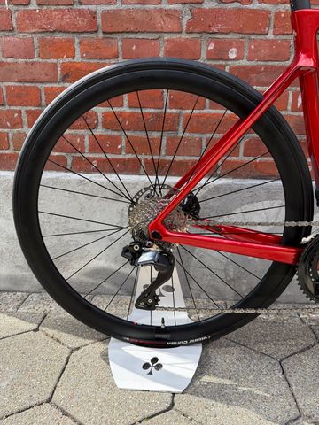Colnago V4 Shimano 105 Di2 2025 Road & Gravel d'occasion — image 2 sur 16