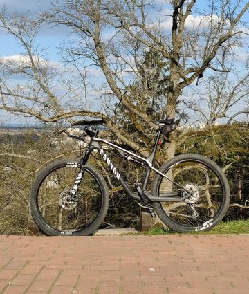 Używany Canyon Lux CF 6 2022 2022 Mountainbike — zdjęcie 2 z 3
