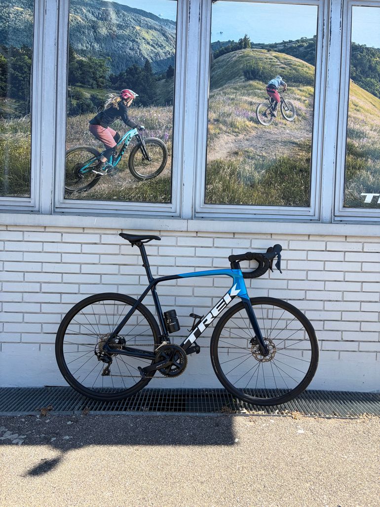 Used Trek Émonda SL 5 Disc 2022 2022 Road & Gravel, Blue — image 5 of 11