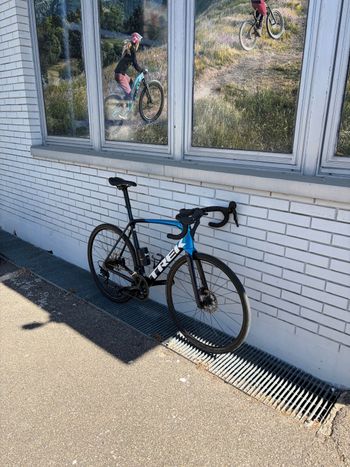 Used Trek Émonda SL 5 Disc 2022 2022 Road & Gravel, Blue — image 6 of 11