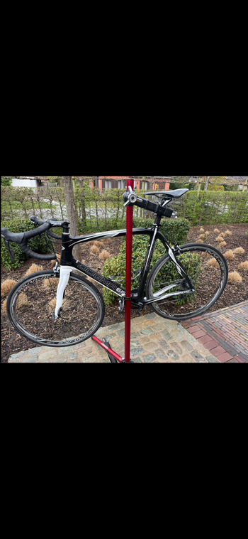 Used Pinarello Dogma 65.1 Think 2 2015 Road & Gravel, Black — image 2 of 5