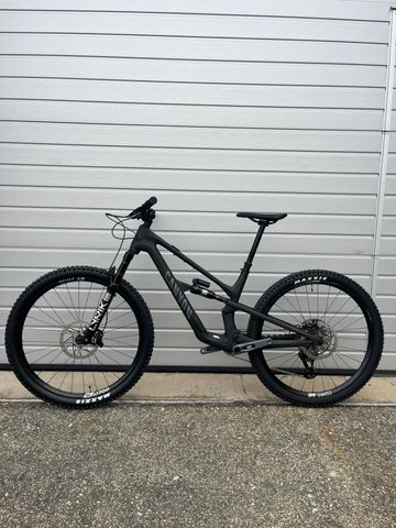 Używany Canyon Spectral CF 9 2024 2024 Mountainbike — zdjęcie 3 z 3