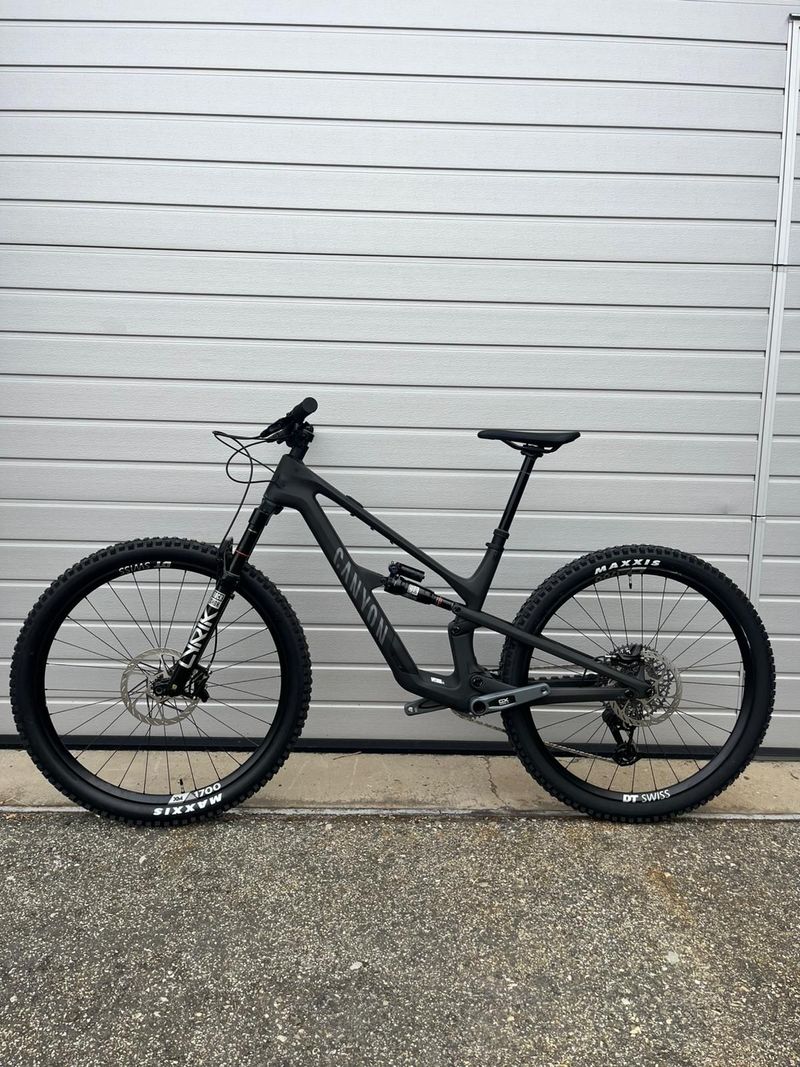 Używany Canyon Spectral CF 9 2024 2024 Mountainbike — zdjęcie 3 z 3