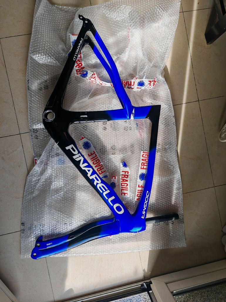 Used Pinarello DOGMA F RED ETAP AXS Disc 2024 Frameset 2024 Road & Gravel, Blue — image 7 of 12