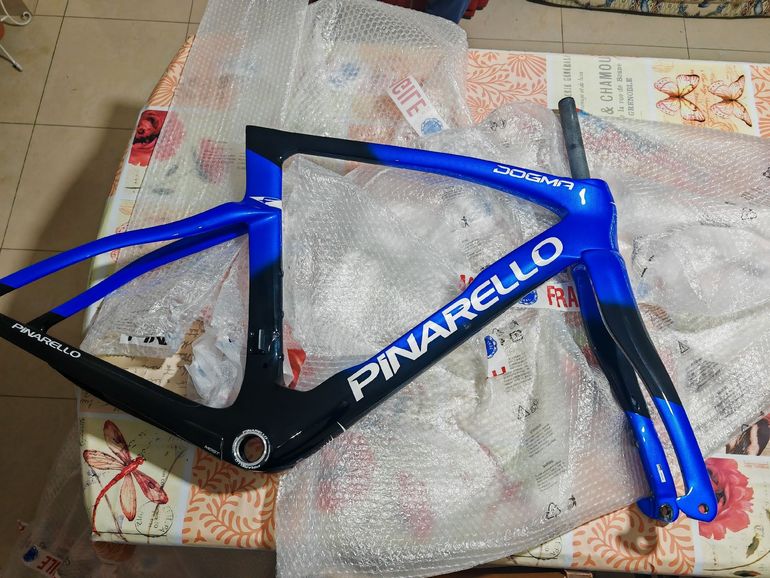Used Pinarello DOGMA F RED ETAP AXS Disc 2024 Frameset 2024 Road & Gravel, Blue — image 5 of 12