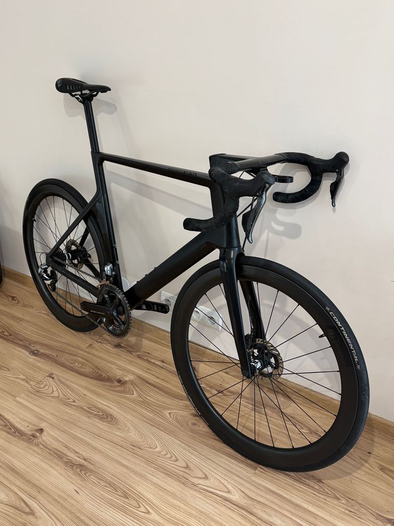 Used Canyon Aeroad CF SLX Dura Ace 2020 Road & Gravel, Black — image 2 of 13