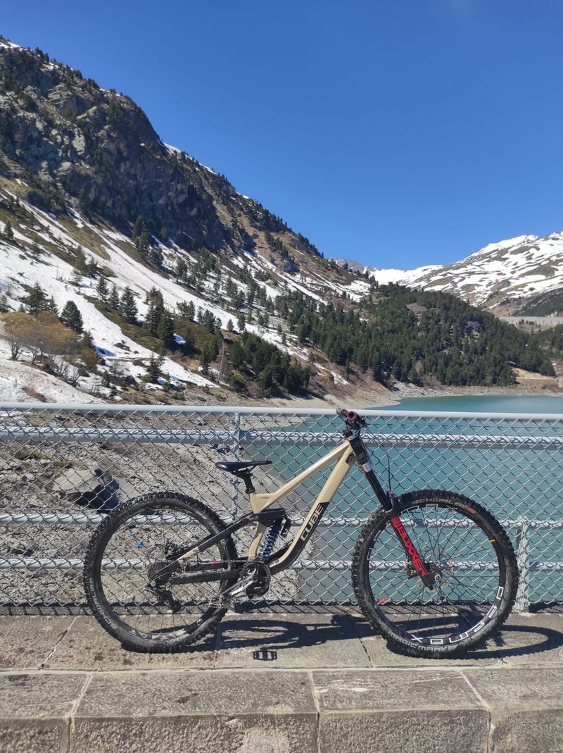 Used Cube Two 15 Pro 2022 Mountainbike, Light Gray — image 2 of 3