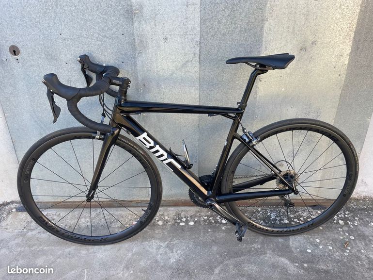 Used BMC BMC Teammachine SLR 02 Ultegra 2017 2017 Road & Gravel, Black — image 1 of 7