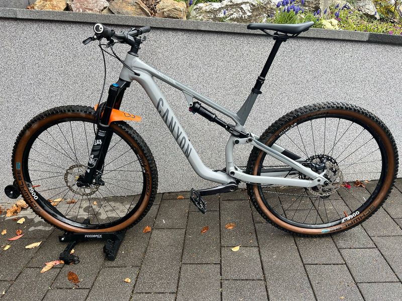 Used Canyon Neuron 7 2022 2022 Mountainbike, Light Gray, 27.5, 29 — image 2 of 10