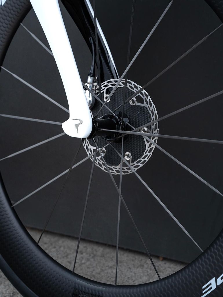 Gebrauchtes Pinarello DOGMA F SRAM RED ETAP AXS 2025 2025 Road & Gravel, Weiß — Bild 5 von 8