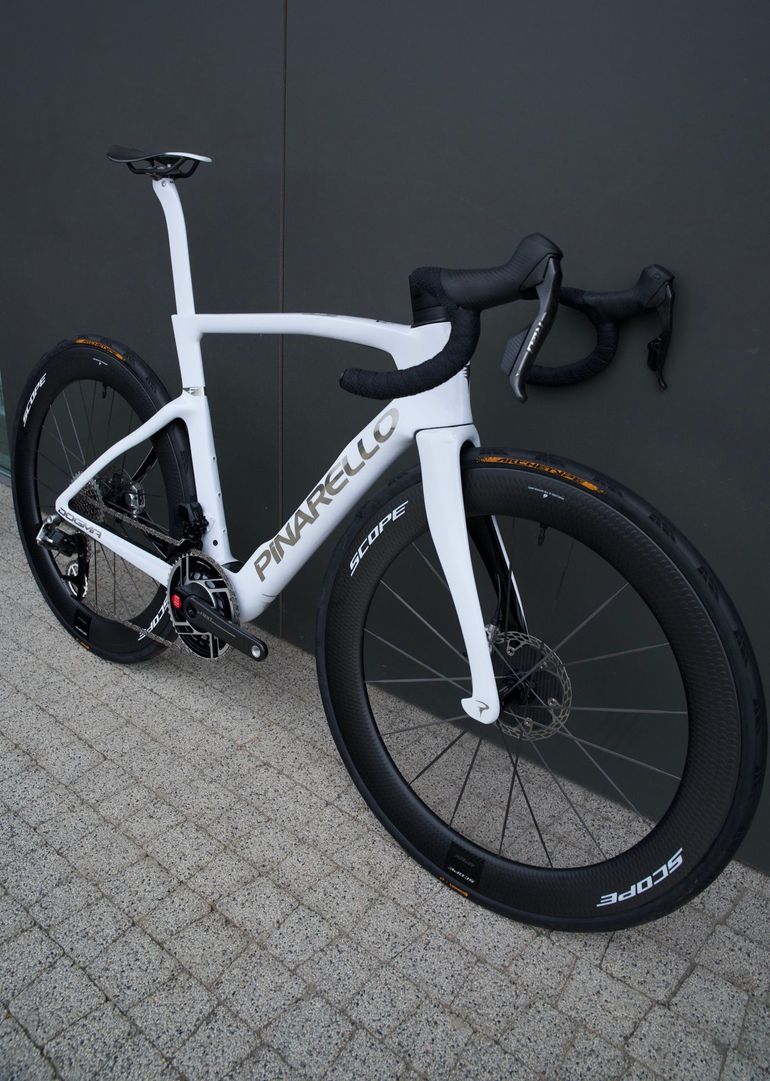 Gebrauchtes Pinarello DOGMA F SRAM RED ETAP AXS 2025 2025 Road & Gravel, Weiß — Bild 3 von 8
