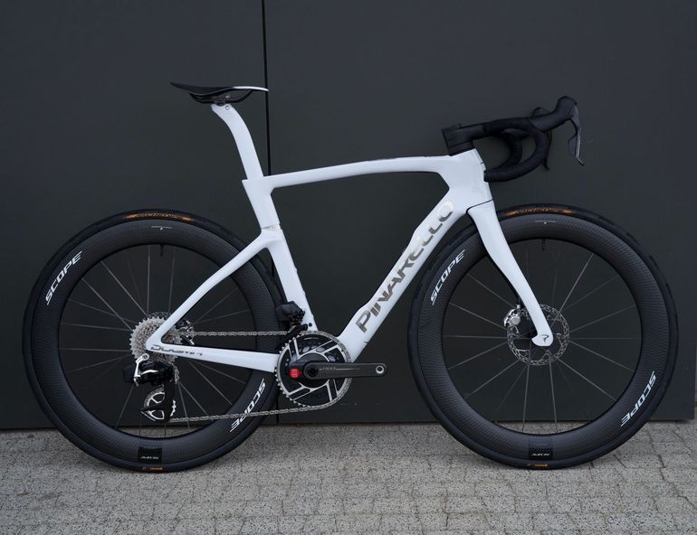 Gebrauchtes Pinarello DOGMA F SRAM RED ETAP AXS 2025 2025 Road & Gravel, Weiß — Bild 1 von 8