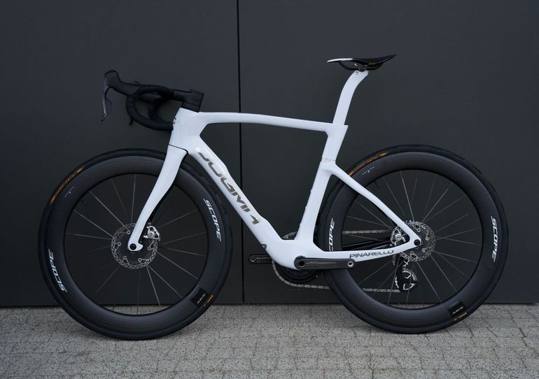 Gebrauchtes Pinarello DOGMA F SRAM RED ETAP AXS 2025 2025 Road & Gravel, Weiß — Bild 2 von 8