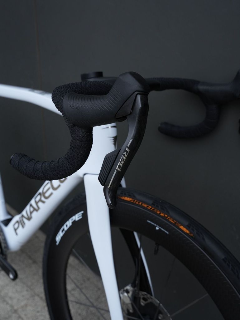 Gebrauchtes Pinarello DOGMA F SRAM RED ETAP AXS 2025 2025 Road & Gravel, Weiß — Bild 4 von 8