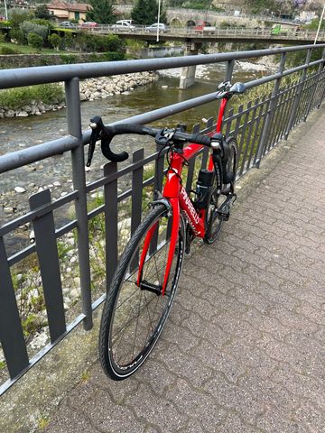 Used Pinarello GAN S 2017 2017 Road & Gravel, Red — image 3 of 9