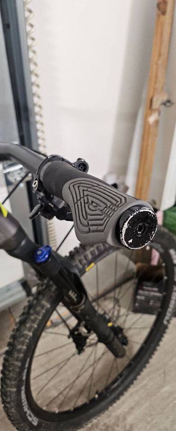 Použité Canyon Neuron Shimano SLX 2017 Mountainbike — obrázek 4 z 13