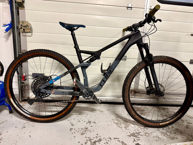 Tweedehands CUBE AMS 100 C:68 RACE 29 2021 2021 Mountainbike — afbeelding 1 van 4