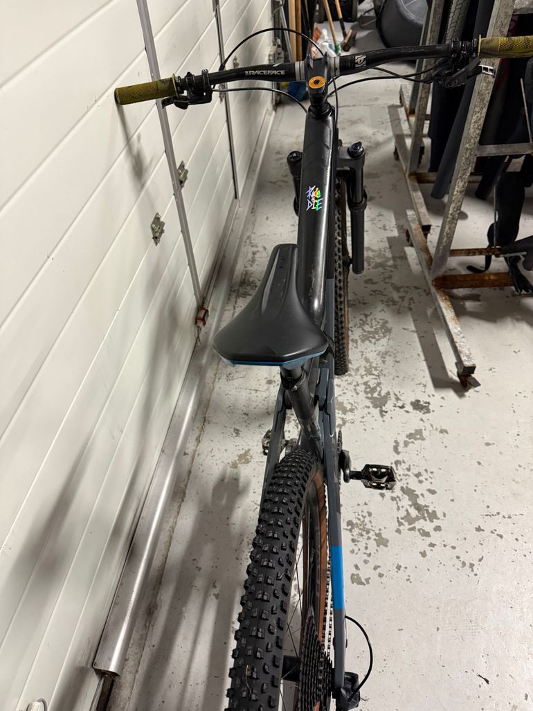 Tweedehands CUBE AMS 100 C:68 RACE 29 2021 2021 Mountainbike — afbeelding 3 van 4