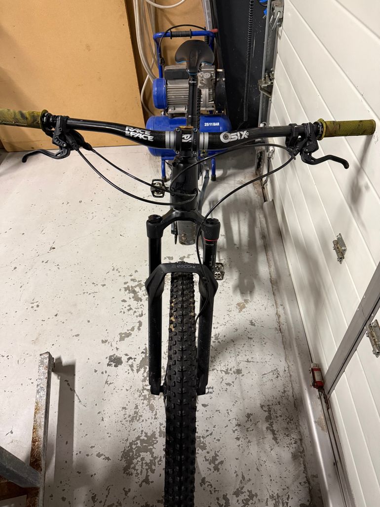 Tweedehands CUBE AMS 100 C:68 RACE 29 2021 2021 Mountainbike — afbeelding 2 van 4