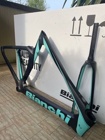 Käytetty Bianchi Oltre PRO Durace Di2 2024 Frameset 2024 Road & Gravel