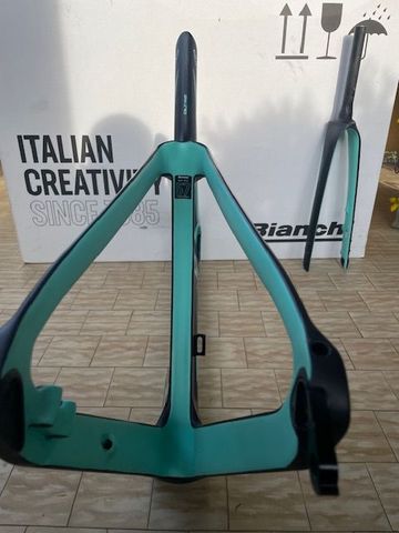 Použité Bianchi Oltre PRO Durace Di2 2024 Frameset 2024 Road & Gravel — obrázek 4 z 12