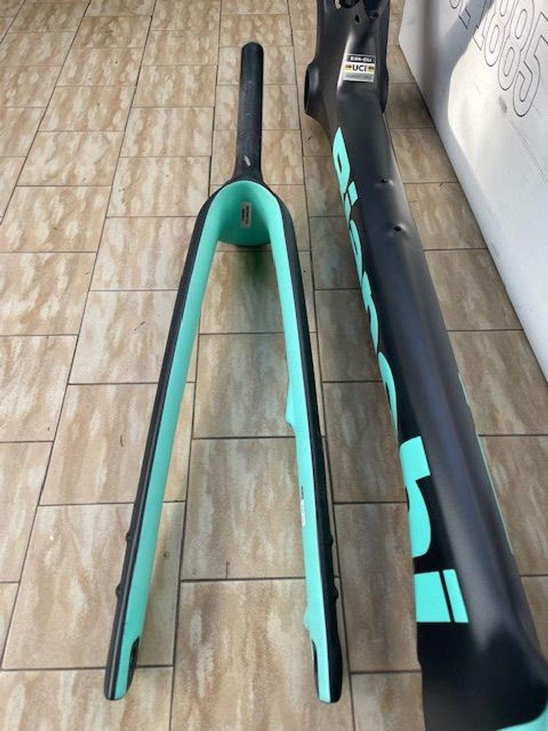 Použité Bianchi Oltre PRO Durace Di2 2024 Frameset 2024 Road & Gravel — obrázek 9 z 12