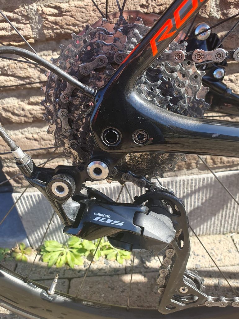 Used Specialized Roubaix Shimano 105 2018 Road & Gravel, Black — image 9 of 9