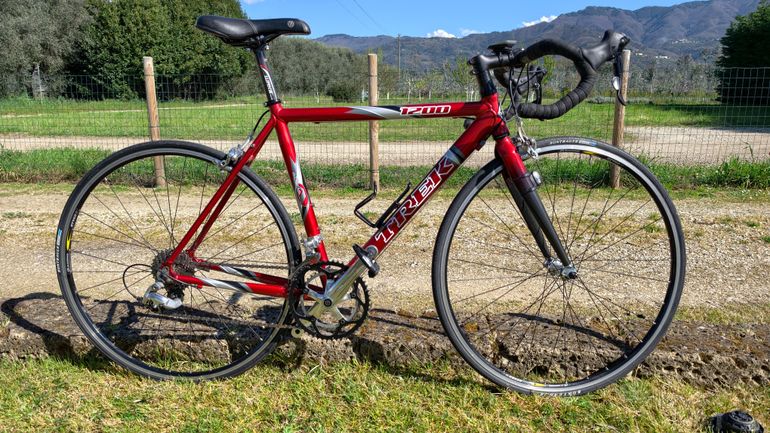 Used Trek 1200 2006 2006 Road & Gravel, Red — image 1 of 3