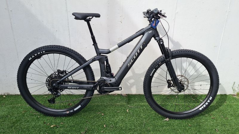 Used Scott Strike E-Ride 930 2025 Mountainbike, Light Gray — image 1 of 7