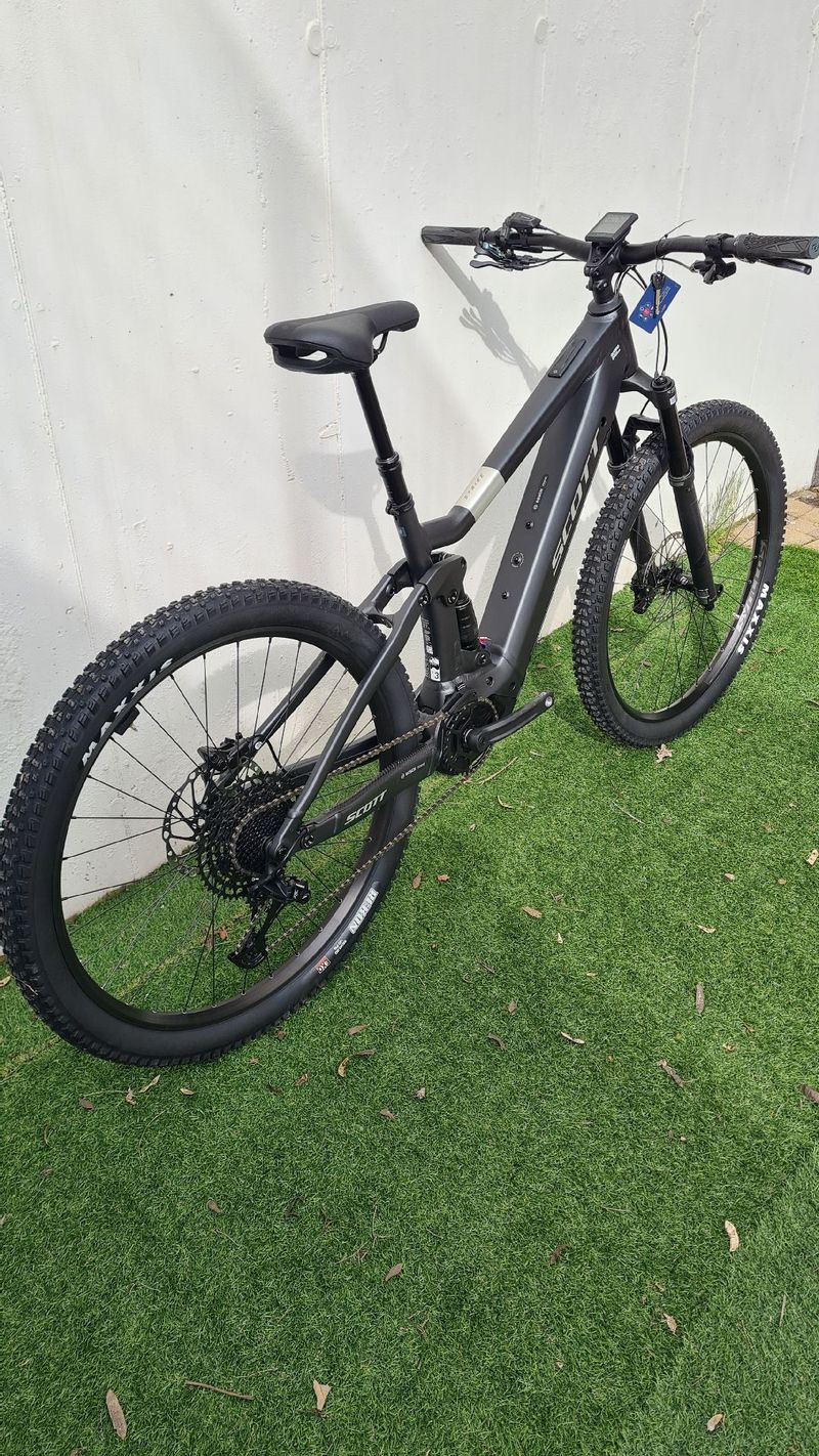 Used Scott Strike E-Ride 930 2025 Mountainbike, Light Gray — image 6 of 7