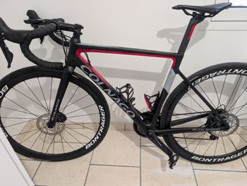 Used Colnago V3 Disc 105 Bike 2024 2024 Road & Gravel — image 3 of 3