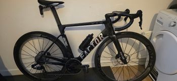 Factor, Ostro SRAM Force eTap AXS