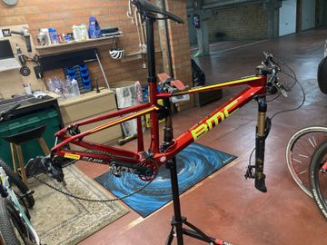 Gebrauchtes BMC Fourstroke Frameset 2022 Mountainbike, Rot — Bild 6 von 6