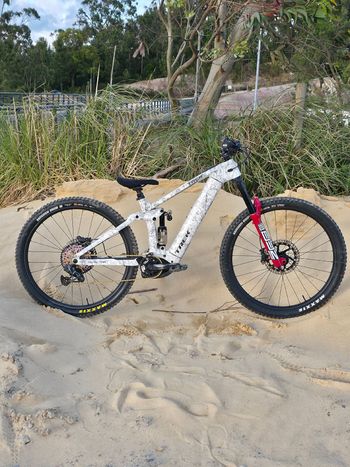 Used Trek Rail 9.8 GX AXS Gen 4 2023 2023 Mountainbike, White, 29 — image 3 of 7