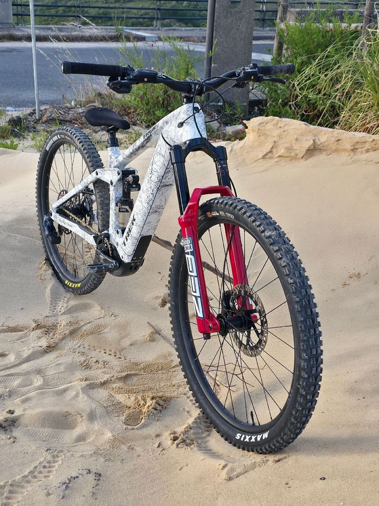 Used Trek Rail 9.8 GX AXS Gen 4 2023 2023 Mountainbike, White, 29 — image 2 of 7