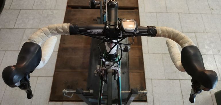Used Bianchi 928 Superleggera Carbo Hors Category Nano Technology 125 Anniversary 2010 Road & Gravel, Weiß — image 8 of 11